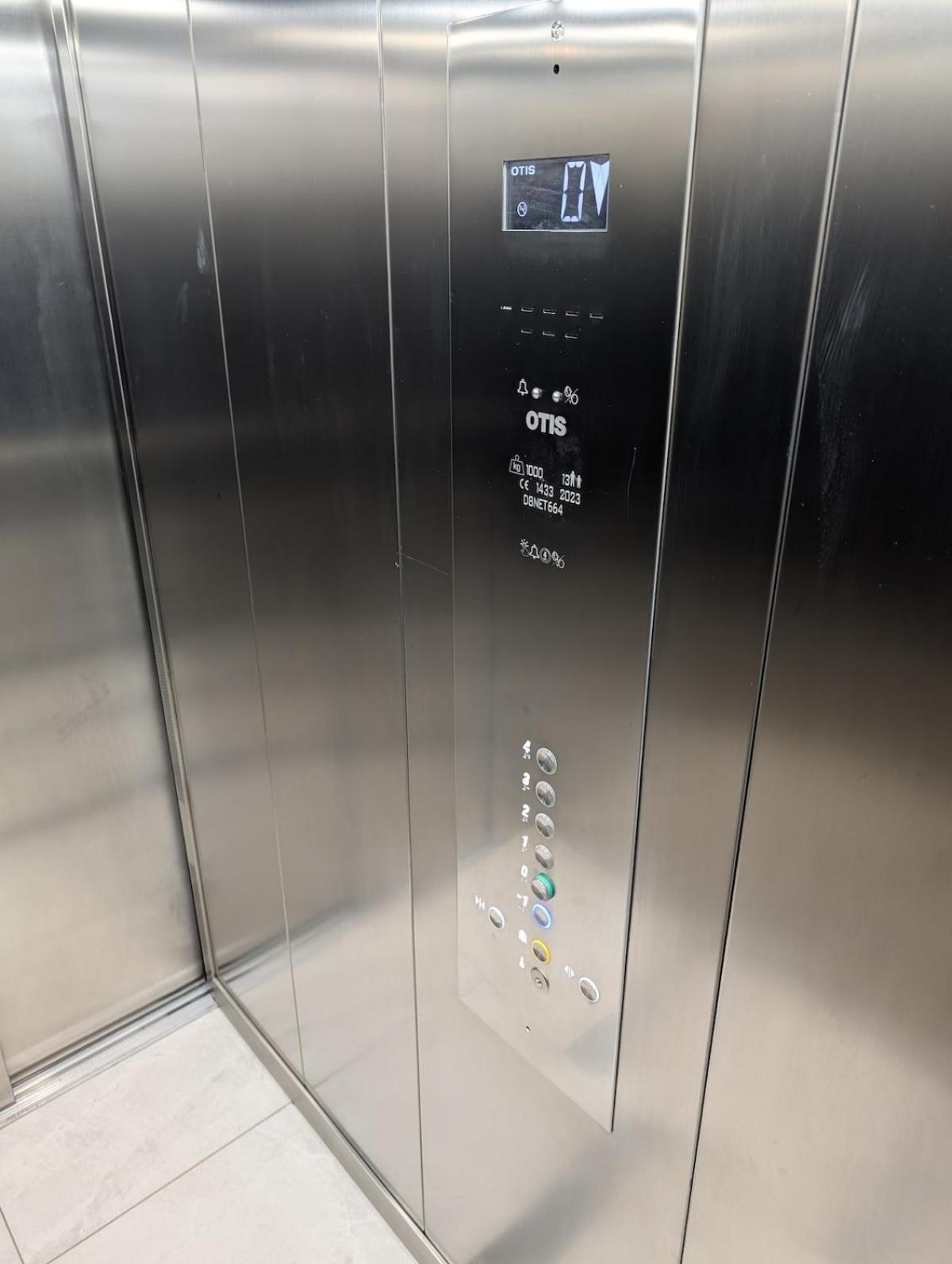 Apartament Dwupokojowe Z Osobna Kuchnia Na Osiedlu Przystanek Miedzylesie *