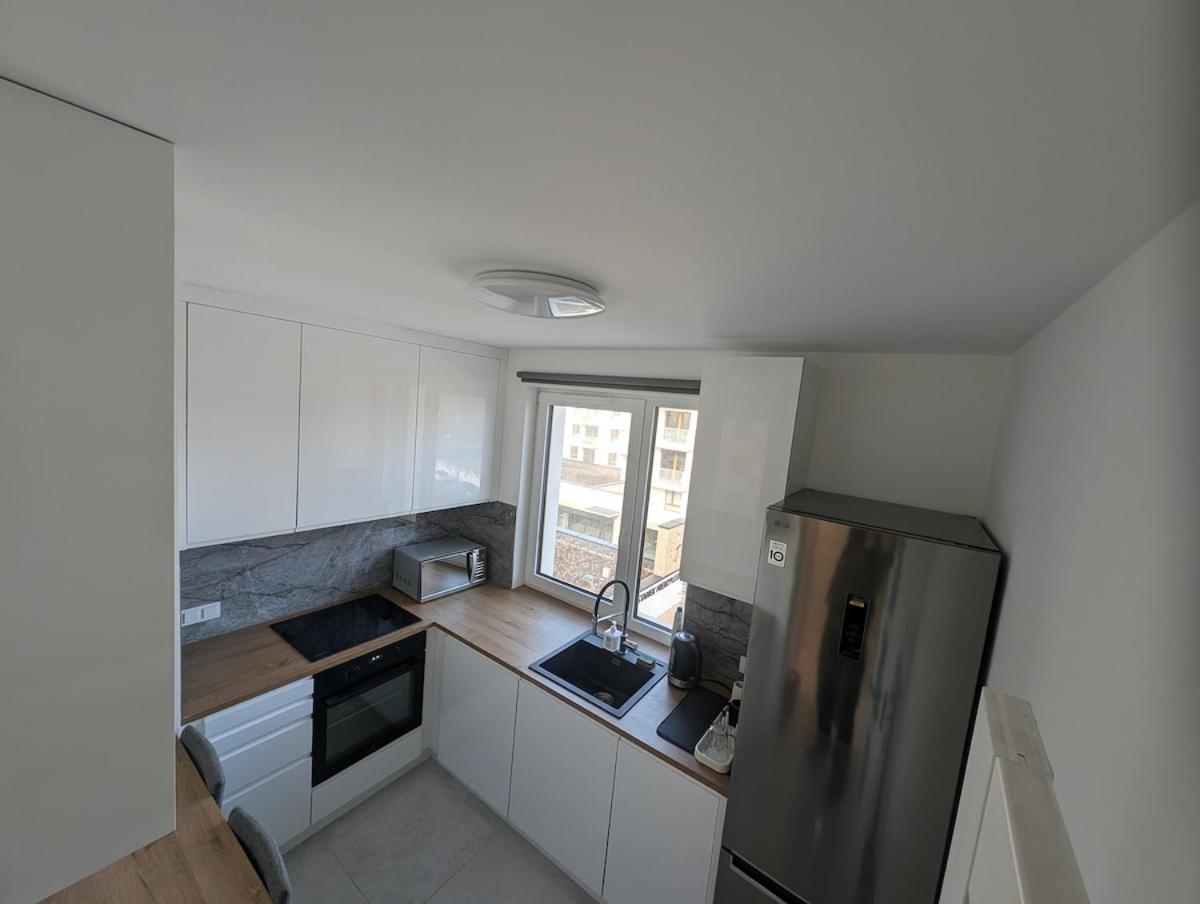 Dwupokojowe Z Osobna Kuchnia Na Osiedlu Przystanek Miedzylesie Apartament Warszawa