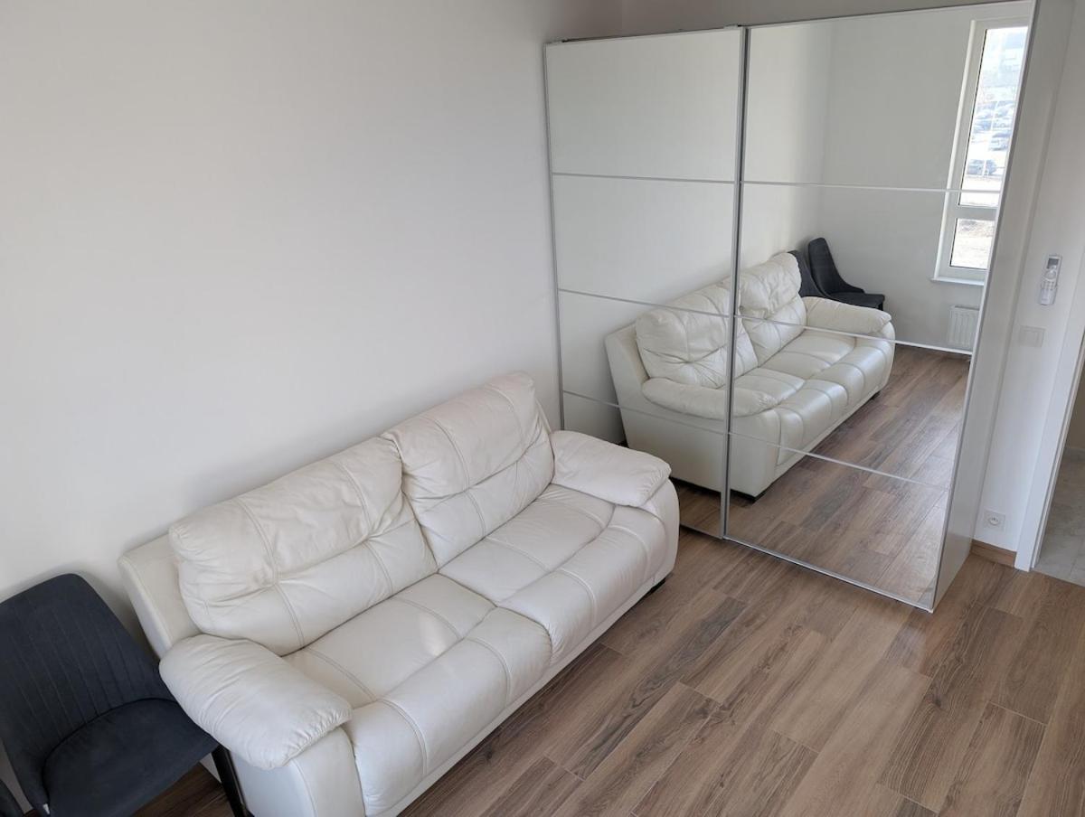 Dwupokojowe Z Osobna Kuchnia Na Osiedlu Przystanek Miedzylesie Apartament Warszawa